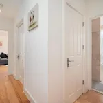 Spacious 2-Bed Apartment Near Stockwell & Brixton Free Wifi & Quick Central London Access