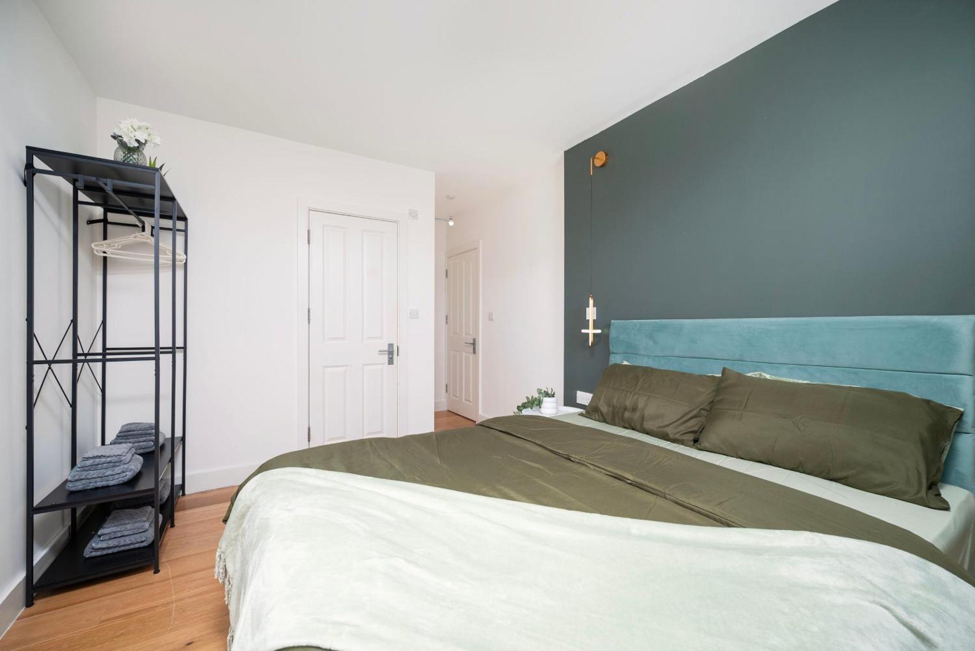 Spacious 2-bed Near Stockwell & Brixton Free Wifi & Quick Access London